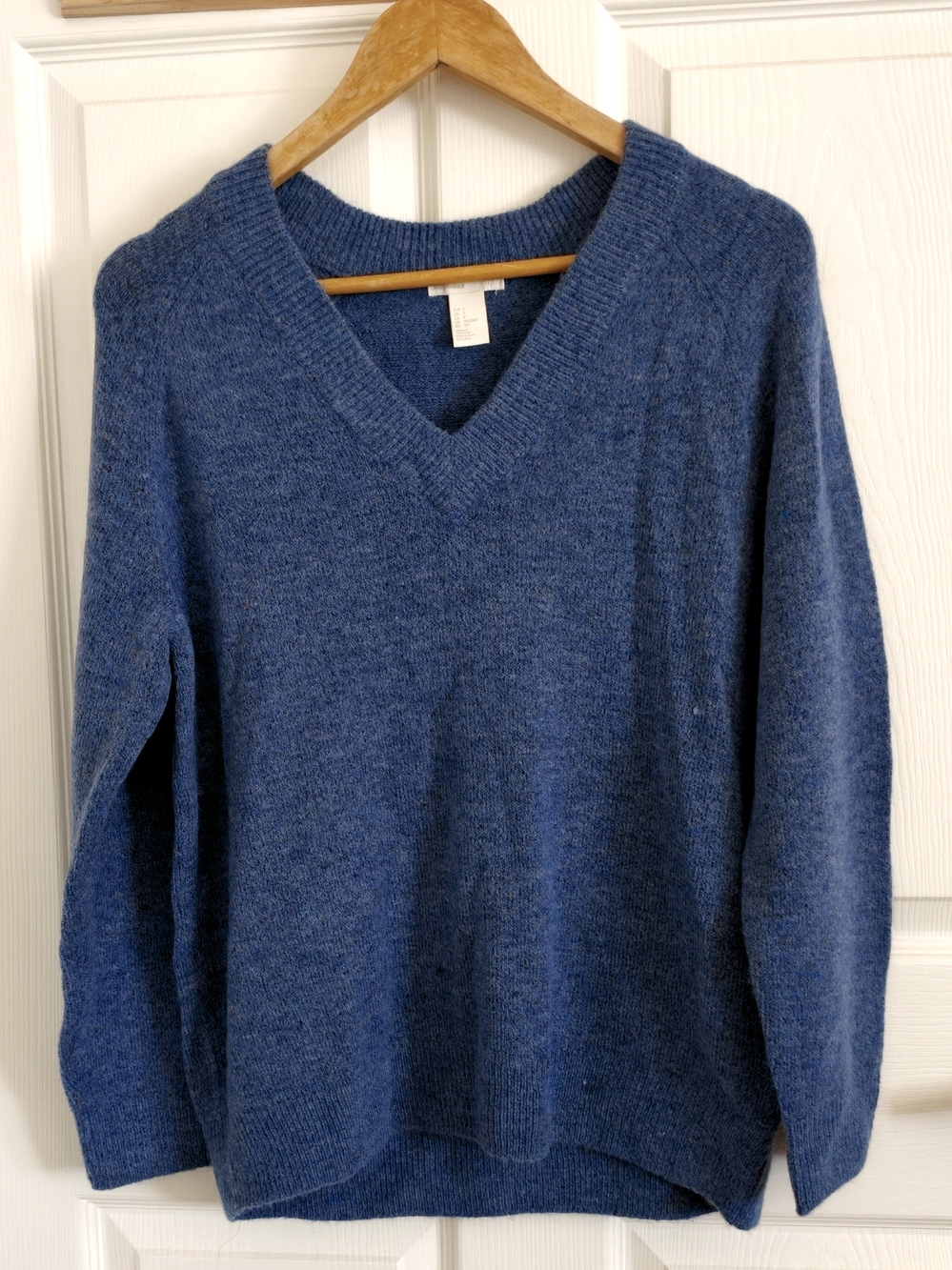 H&M Basic Women’s Blue Soft Knit V-Neck Pullover Sweater Long Sleeve Regular S